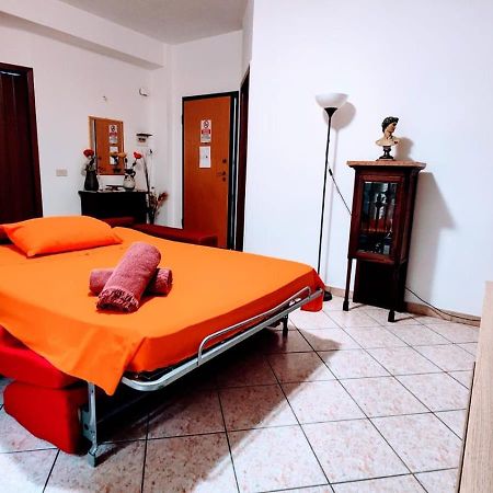 דירות Solarino La Casa Del Viale מראה חיצוני תמונה