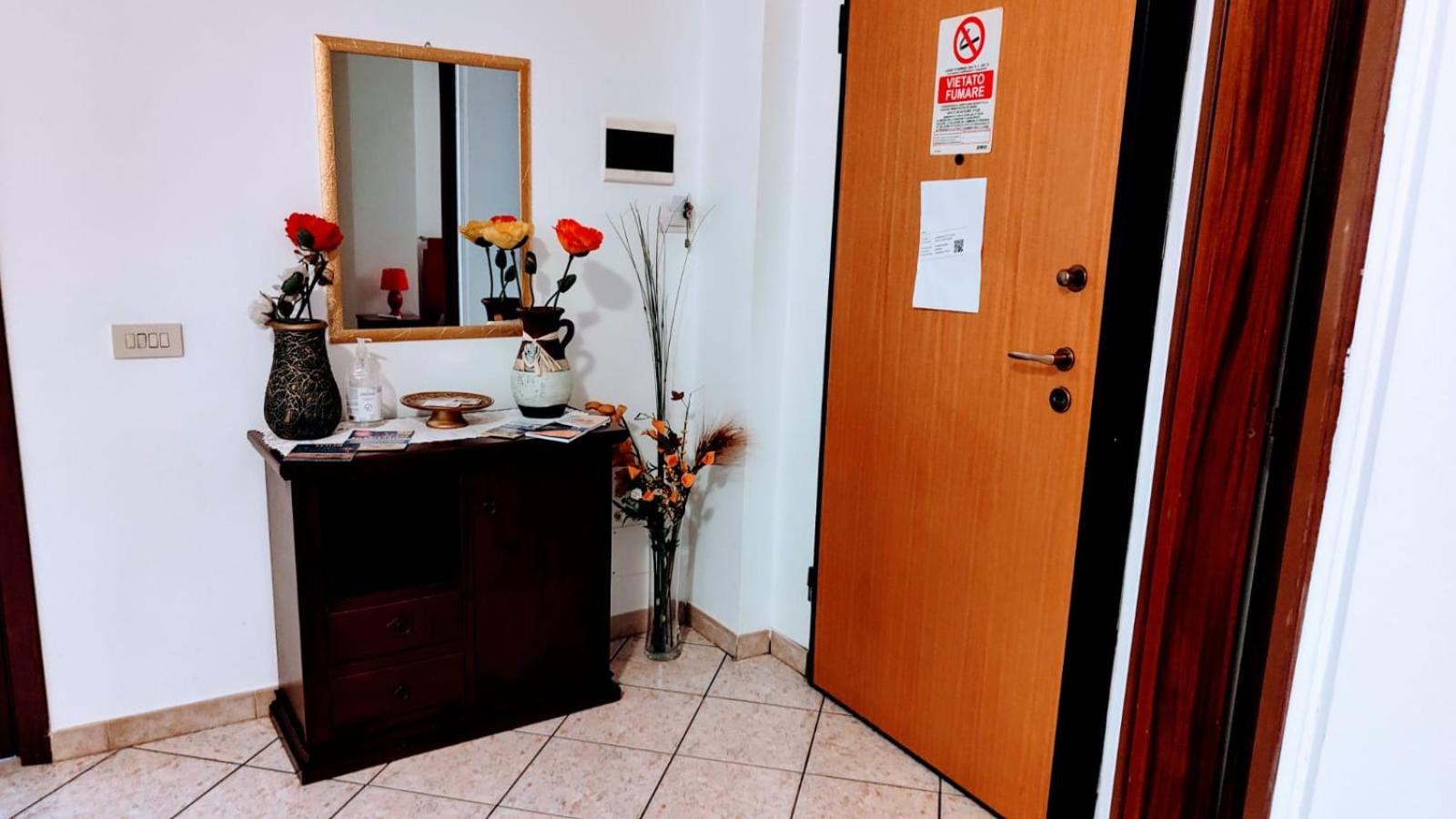 דירות Solarino La Casa Del Viale מראה חיצוני תמונה